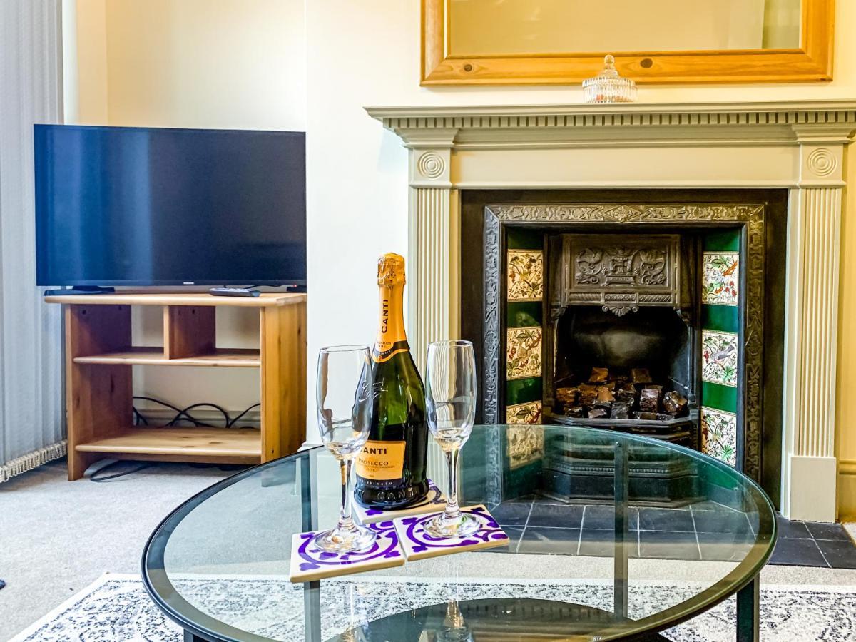 The Vines - Stunning Period Home With Free Parking Йорк Екстериор снимка
